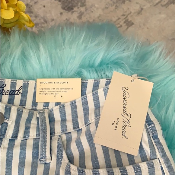 NEW! Blue And White Striped Skinny Jeans - Picture 3 of 6